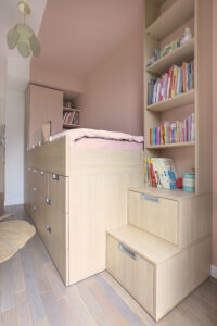 projet, rénovation, décoration, appartement, nogent sur marne, matériaux, peinture, mobilier, luminaires, tapis, sillyetbilly, lorena canals, vert baudet, naé, unikalo, maison du monde, meuble sur mesure, chambre, rose, blanc, vert, bois, arche, lecture, rangement, mon oeil dans la déco Dinosaur