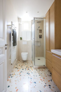 projet, rénovation, décoration, salle de bains, neuilly sur seine, optimisation espace, nogent sur marne, mon oeil dans la déco, vert, terrazzo, blanc, bois, minéral, salle de bains