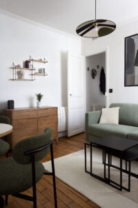 projet, appartement, rénovation, décoration, intérieur, contemporain, fonctionnel, rangement, salon, repas, pièce à vivre, nogent sur marne, mon oeil dans la déco, vert, blanc, noir, bois, ampm, la redoute