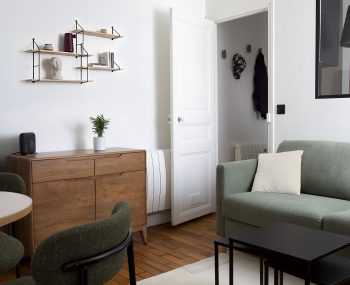 projet, appartement, rénovation, décoration, intérieur, contemporain, fonctionnel, rangement, salon, repas, pièce à vivre, nogent sur marne, mon oeil dans la déco, vert, blanc, noir, bois, ampm, la redoute